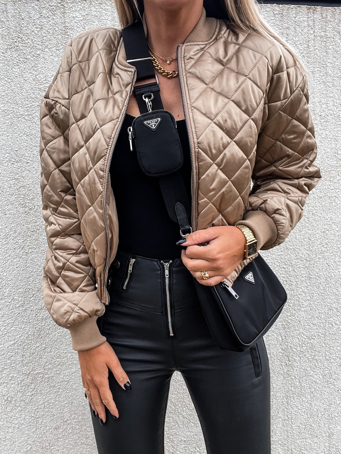 | Chaqueta acolchada metalizada para mujer