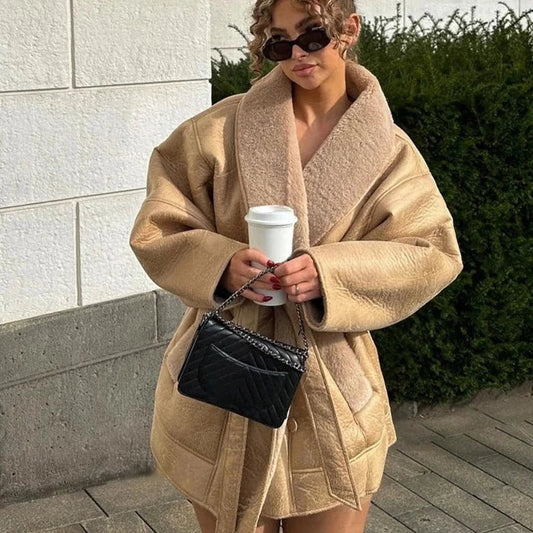 Remke Coat | Abrigo de invierno con exterior de piel sintética y cuero