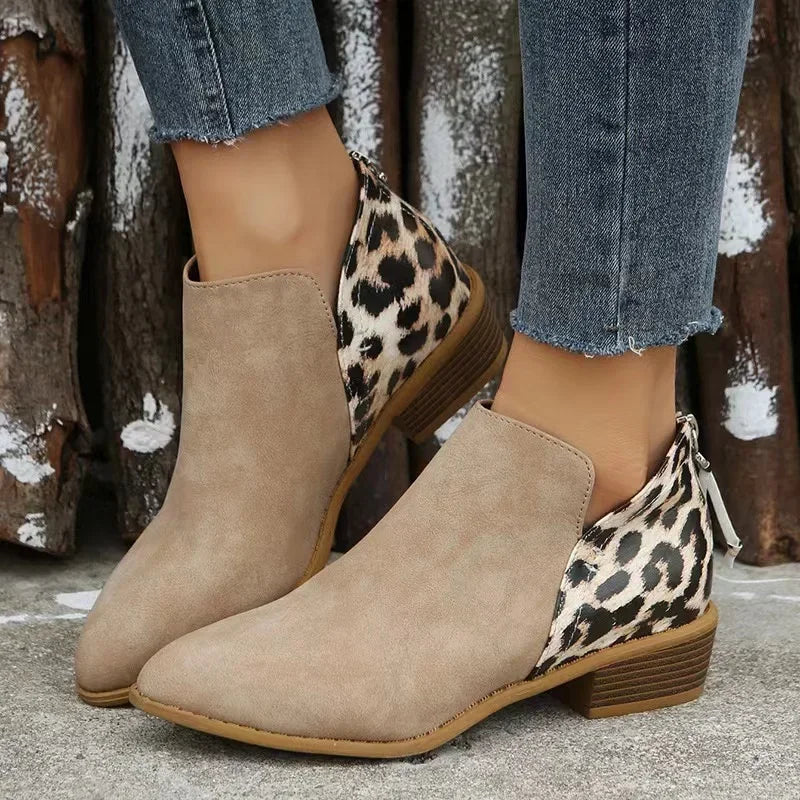 Botas cortas de tendencia con detalles originales para looks de diario