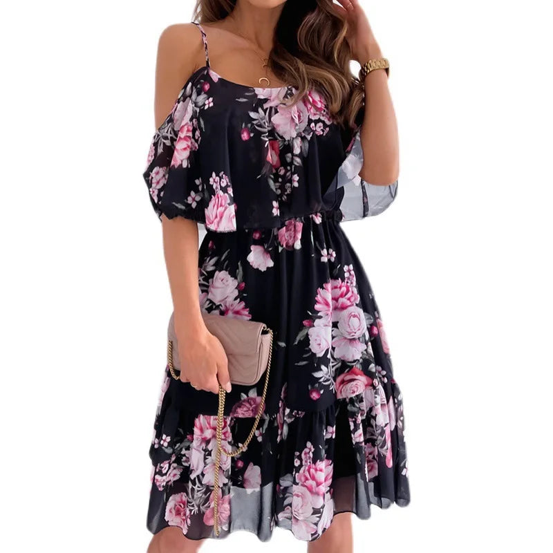 Vestido corto floral con volantes y tirantes finos ideal para el verano