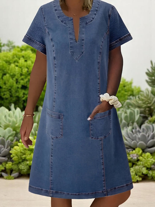 Vestido hecho de denim suave con un corte casual