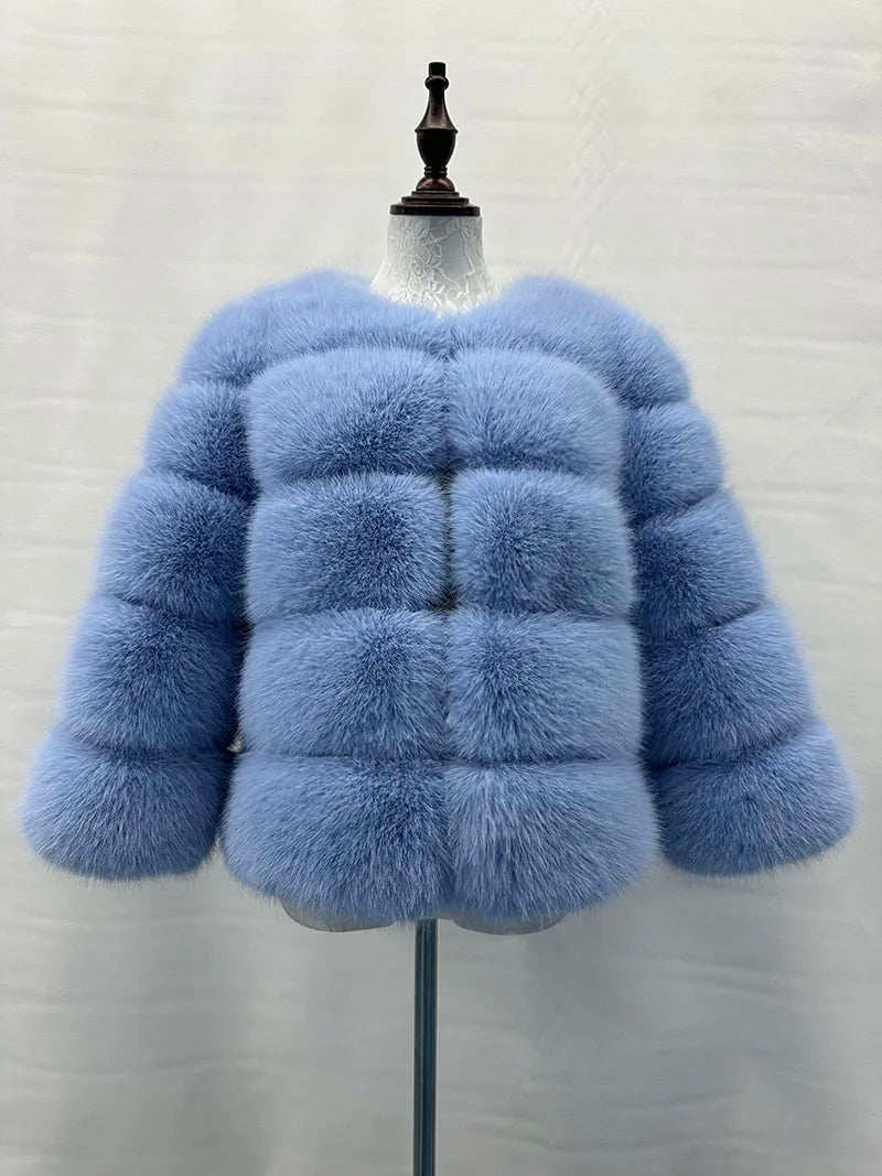 Elegante abrigo de piel para señora