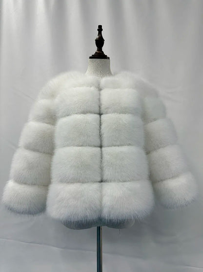 Elegante abrigo de piel para señora