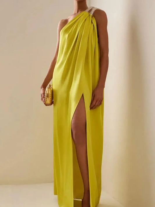 Elegante vestido largo con un hombro para mujer ideal para ocasiones especiales