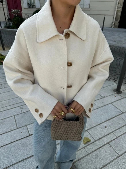 Era | Elegante abrigo de mujer con botones