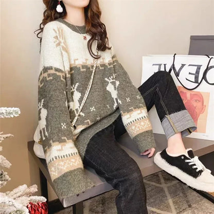 Adele | Cálido jersey de punto con corte holgado y estampado de ciervos navideños a rayas para mujer