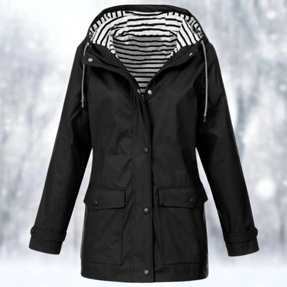 Chaqueta robusta y resistente a la intemperie: cortaviento, impermeable y cómoda para la mujer