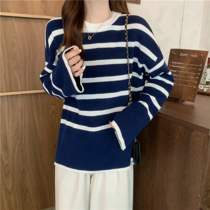 Juguetón jersey de punto a rayas para mujer