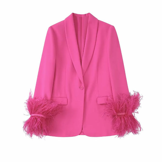 Liora - Blazer rosa con plumas