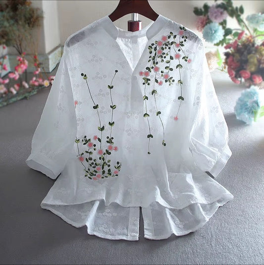 Blusa con estampado floral - Diseño con botones delanteros y cuello alto