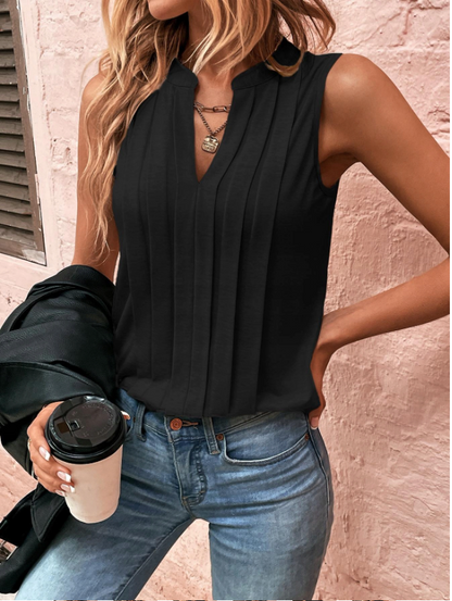 Blusa con cuello en V - Detalle de encaje y diseño de tejido transpirable
