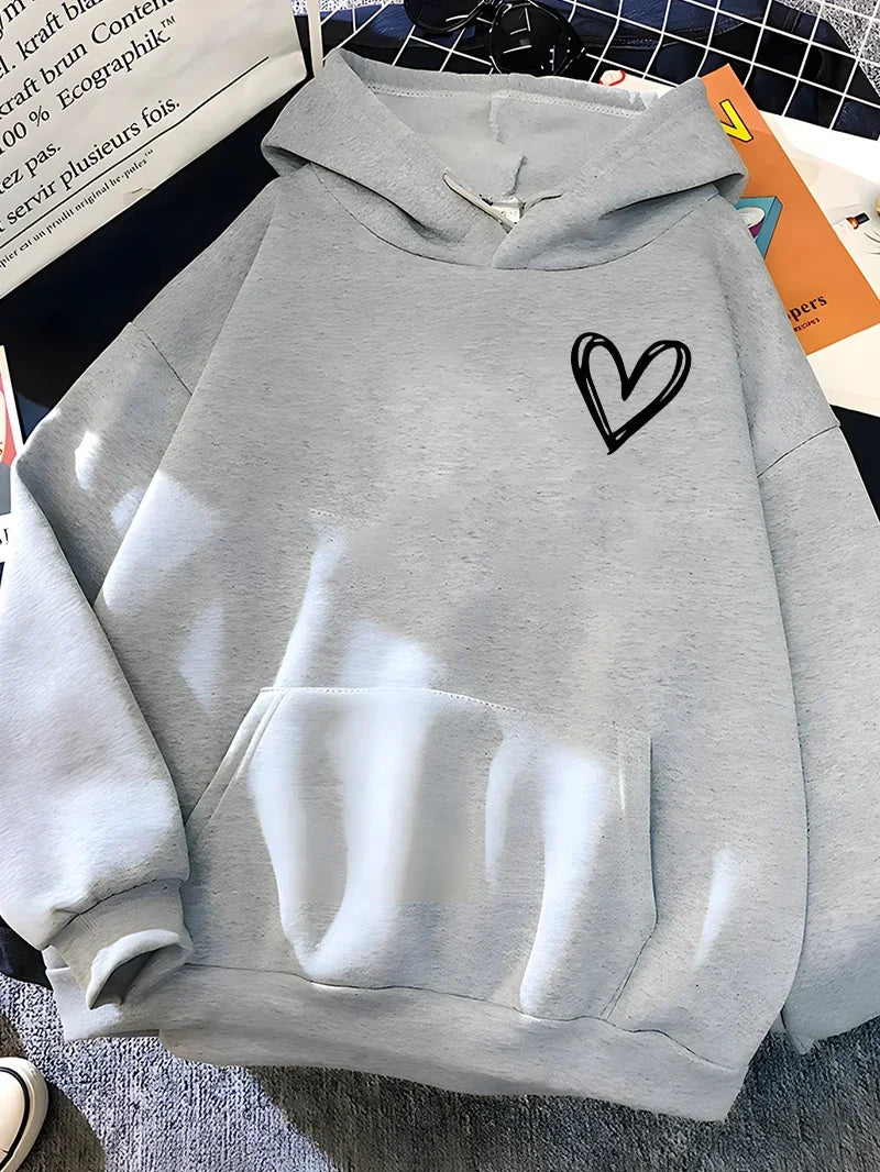 Madel | Sudadera oversize con capucha y estampado de corazones para mujer