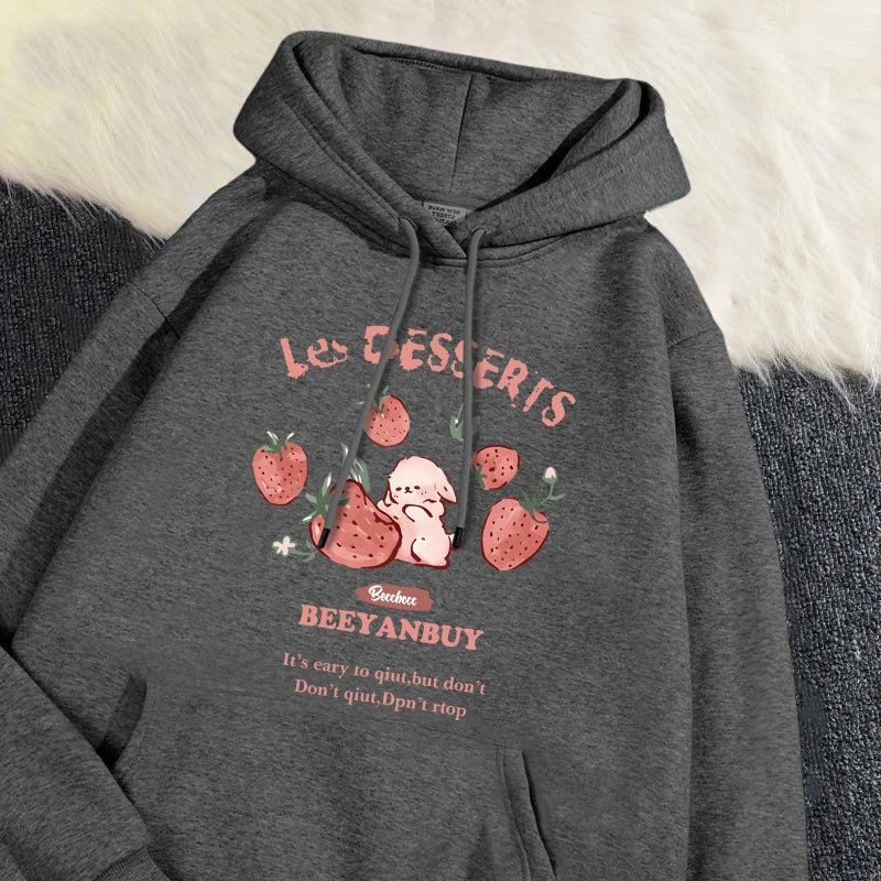 Sudadera Soraya con capucha y motivos de fresas y conejitos