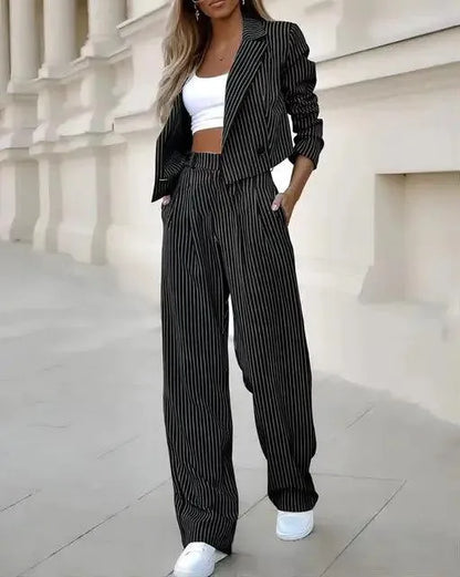 Elegante blazer de mujer con pantalón a juego