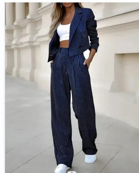 Elegante blazer de mujer con pantalón a juego