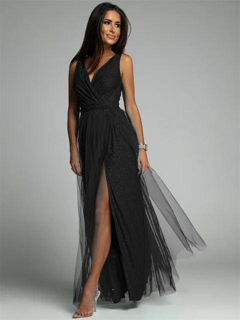 Vestido de noche con elegante diseño y escote en V