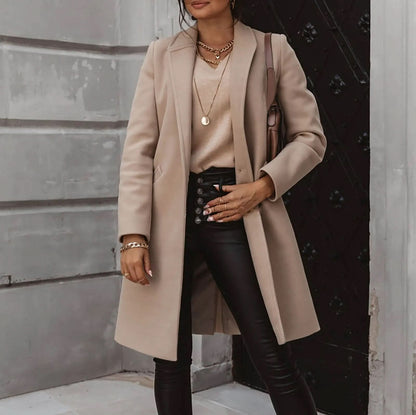 Opulento, sofisticado y acogedor abrigo de invierno para mujer