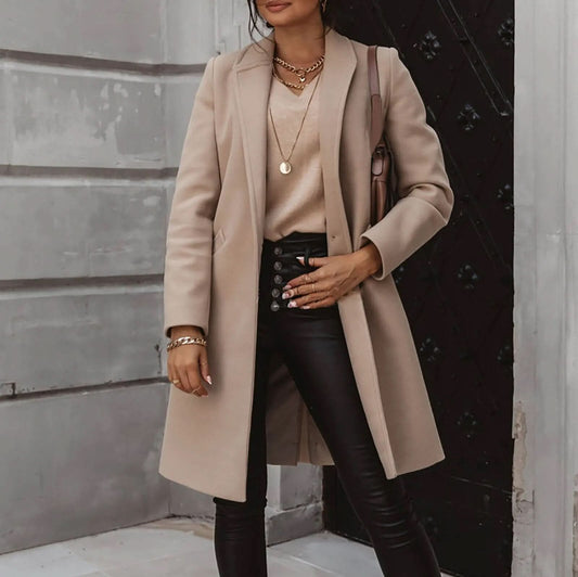 Opulento, sofisticado y acogedor abrigo de invierno para mujer