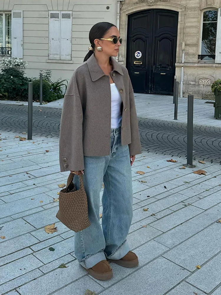 Era | Elegante abrigo de mujer con botones