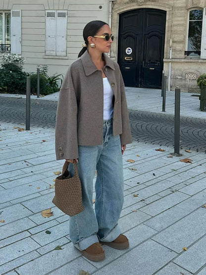 Era | Elegante abrigo de mujer con botones