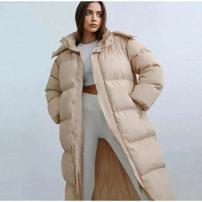 Lujoso abrigo puffer negro para mujer