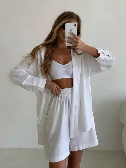 Conjunto de mujer con blusa y pantalón