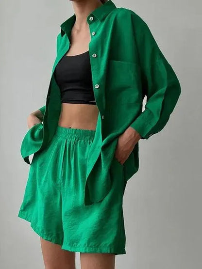 Conjunto de mujer con blusa y pantalón