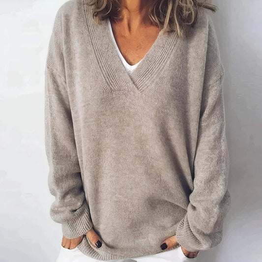 Jumper | Corte relajado | Cuello en V | Ideal para looks elegantes