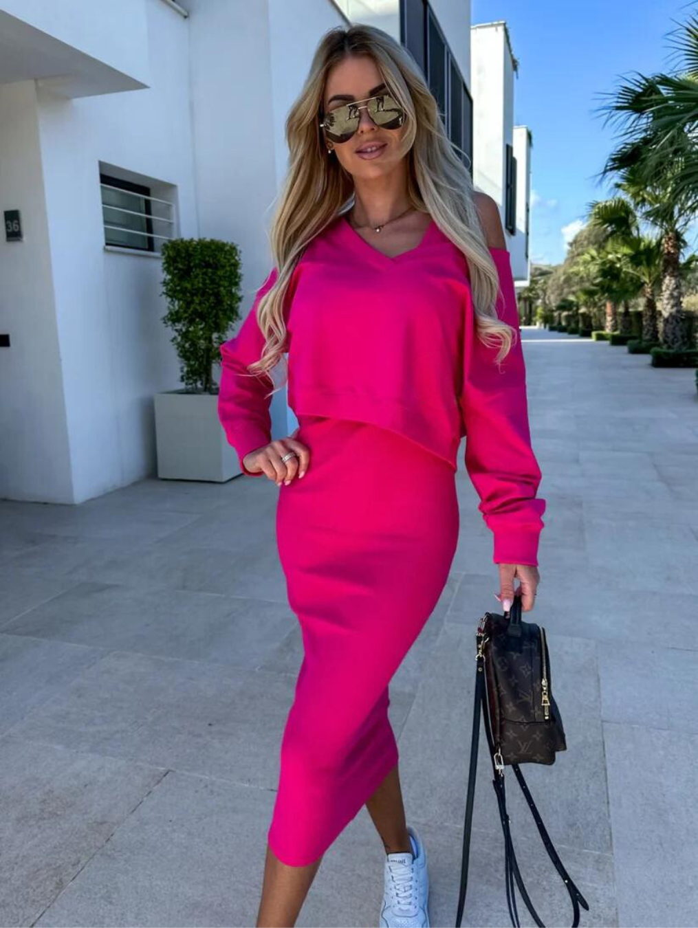 Conjunto de sudadera y ropa