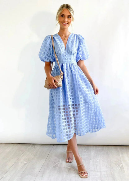 Vestido a cuadros con mangas fruncidas
