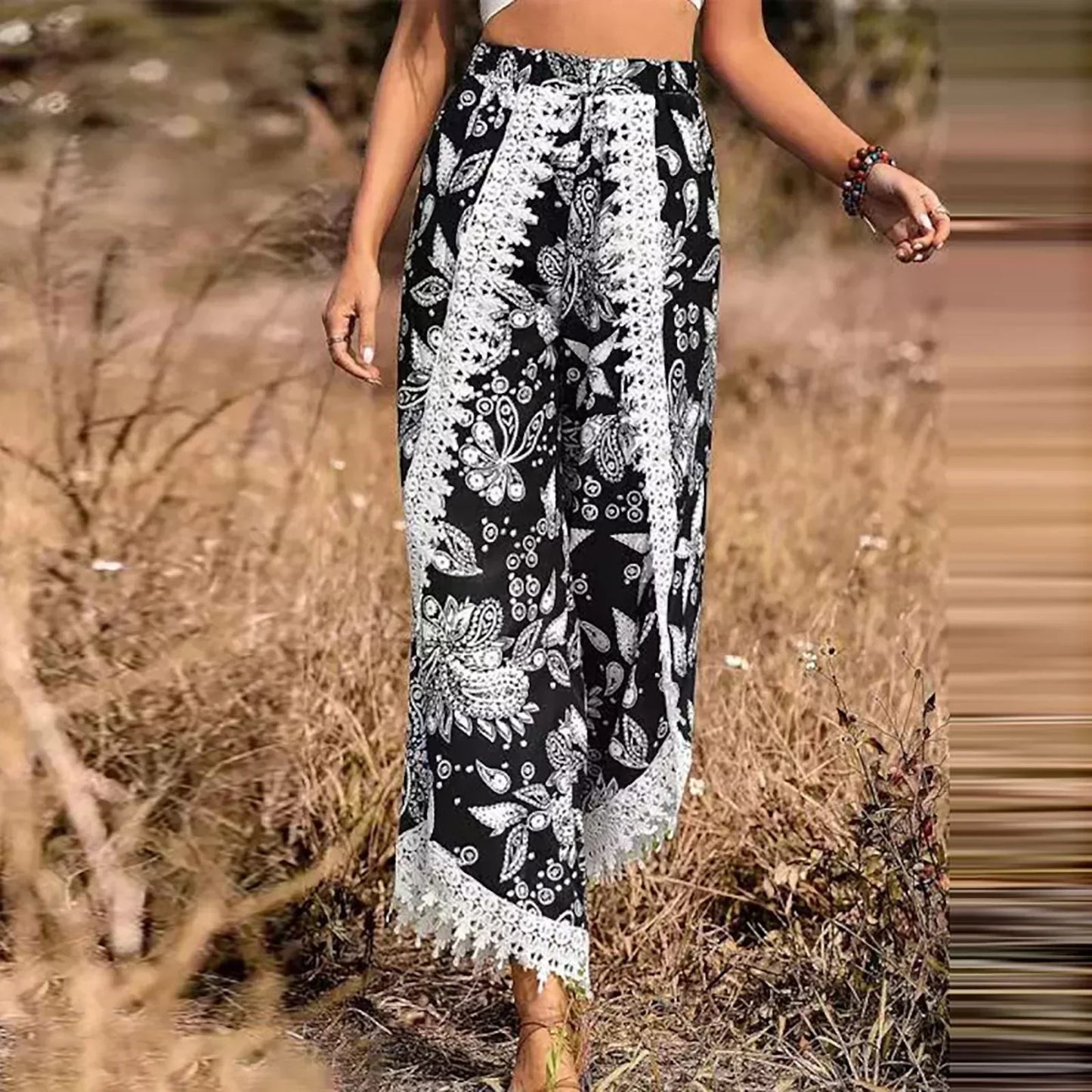 Elegantes pantalones de encaje