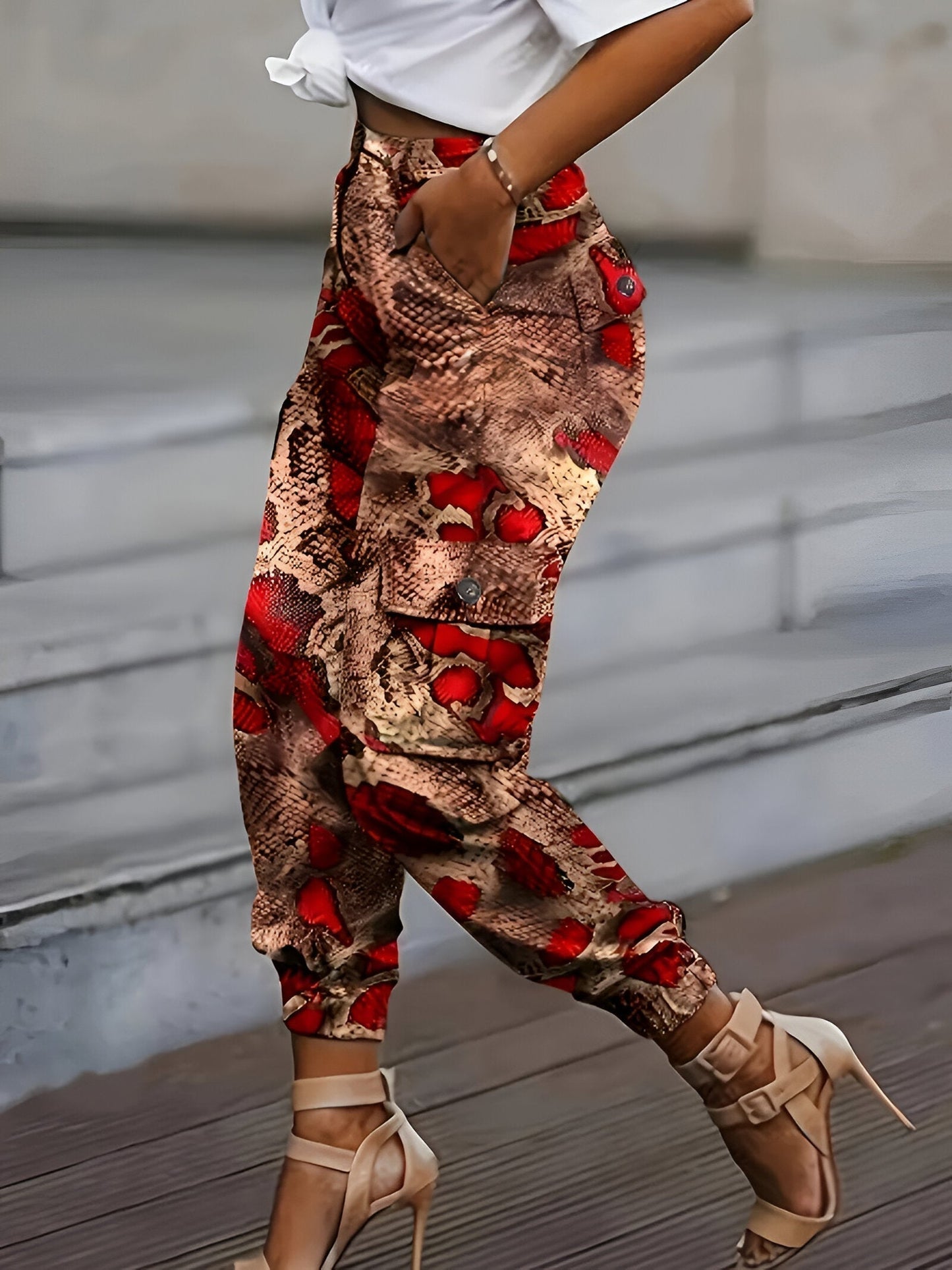 Pantalones de chándal Chic con estampado de serpiente y cintura alta