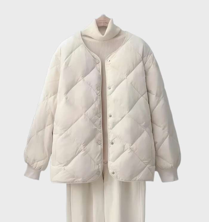 Chaqueta de mujer con cuello de pico y cierre de botones