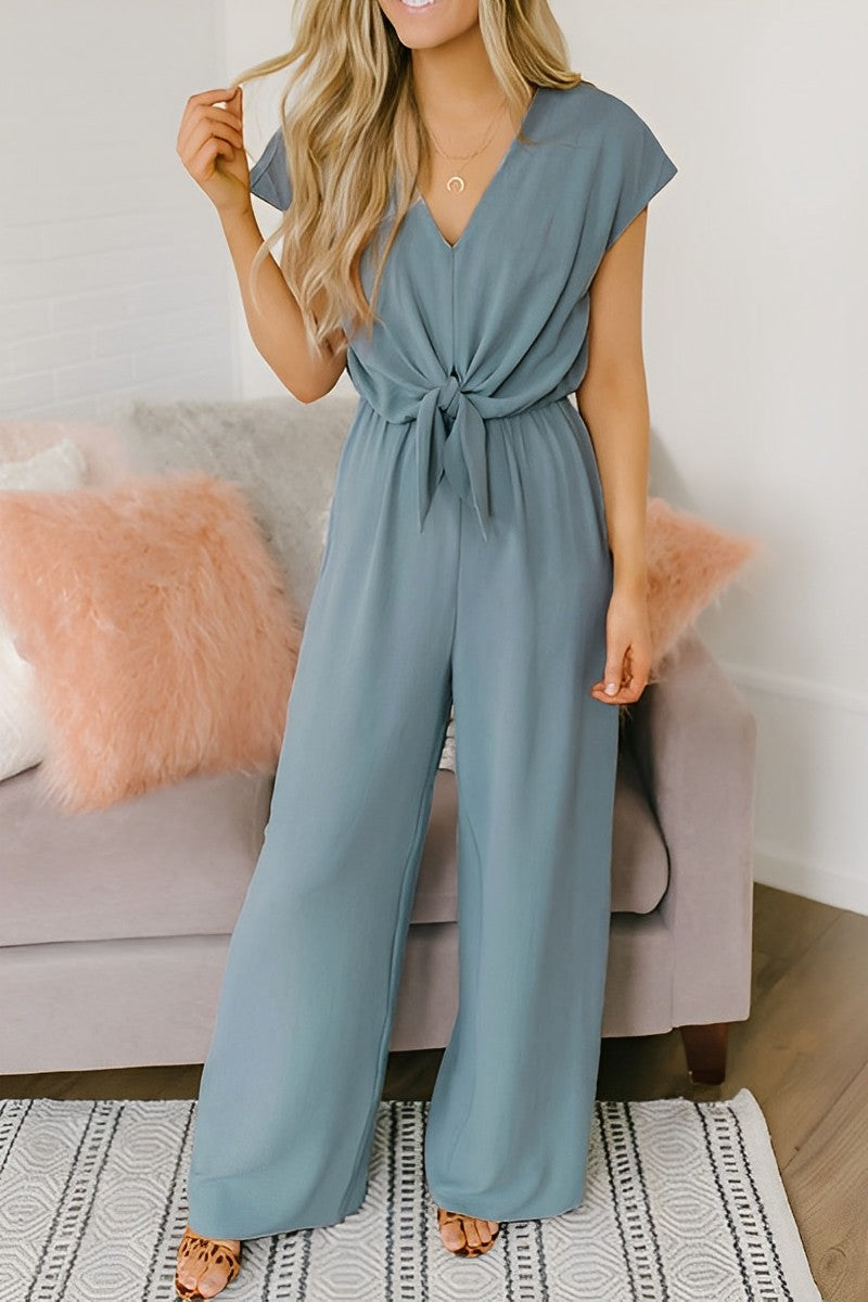 Mono de estilo casual para mujer con perneras anchas y escote en V.