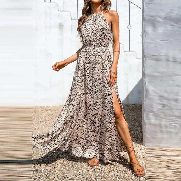 Vestido de verano con estampado de leopardo y corte en la pierna