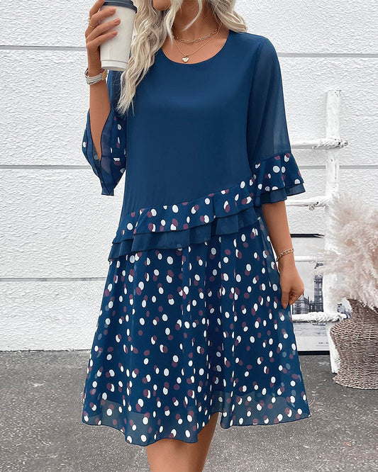 vestido con volantes y lunares