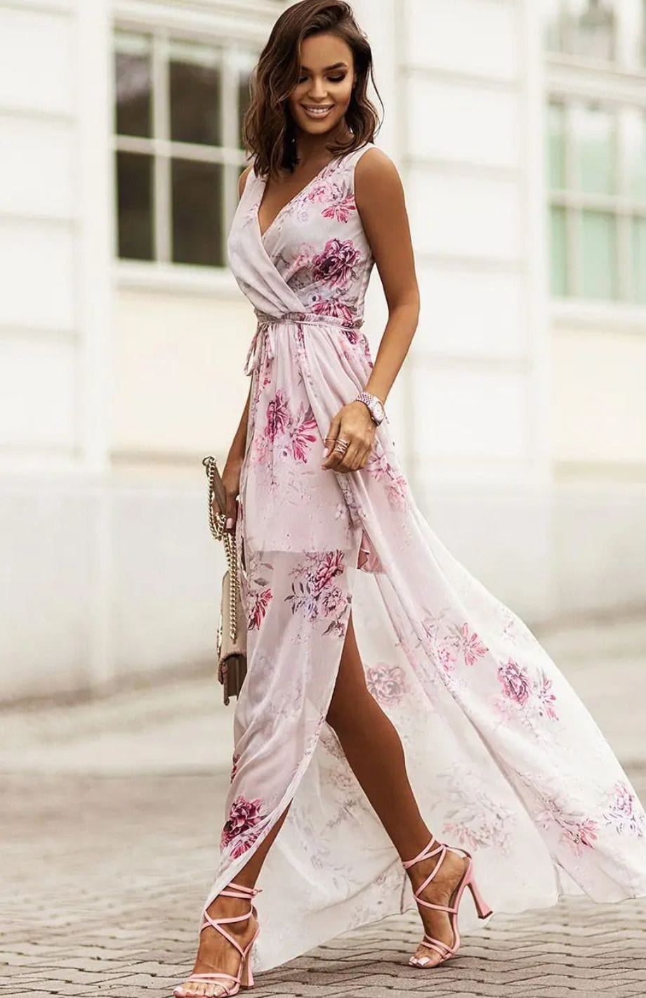 Vestido largo sin mangas con escote cruzado y delicado estampado floral