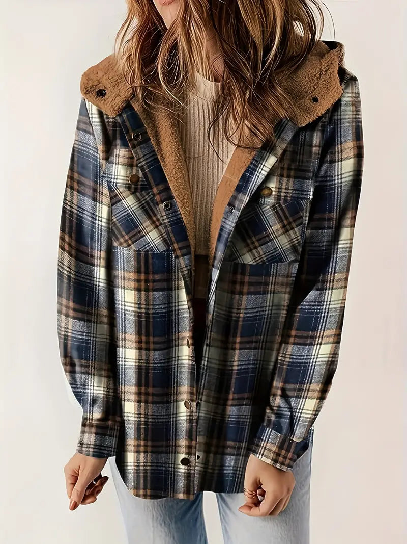 Chaqueta cálida con capucha y cremallera