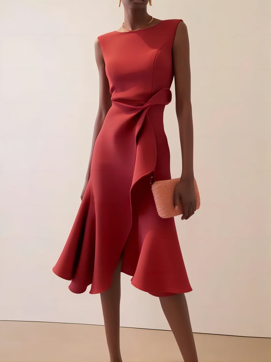 Vestido midi sin mangas con elegante diseño de volantes