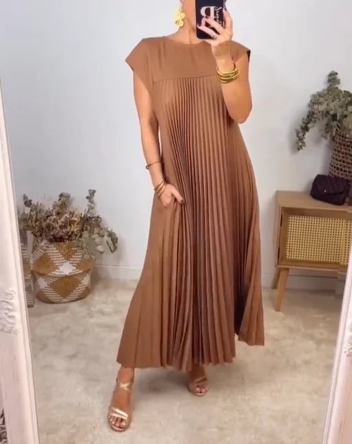 Vestido plisado sencillo de señora monocolor