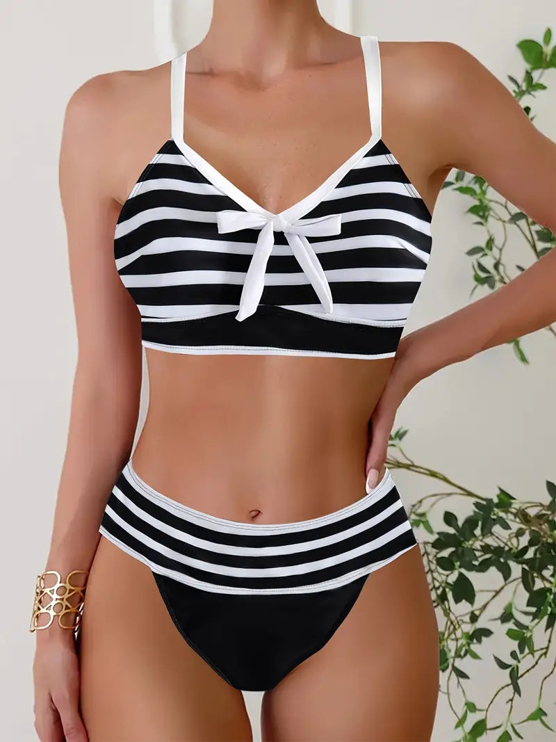 Sexy bikini con cuello en V y estampado de rayas
