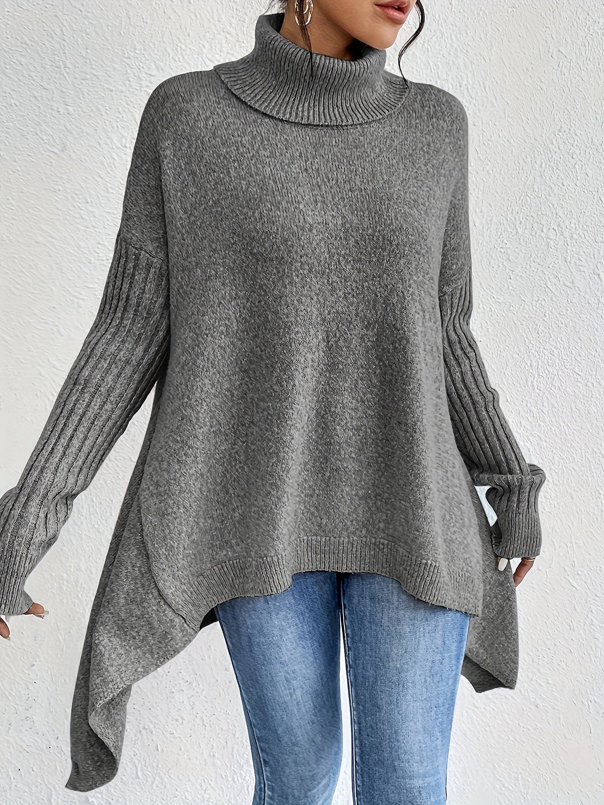 Damski Sweter Oversize z Golfem Asymetryczny Dół