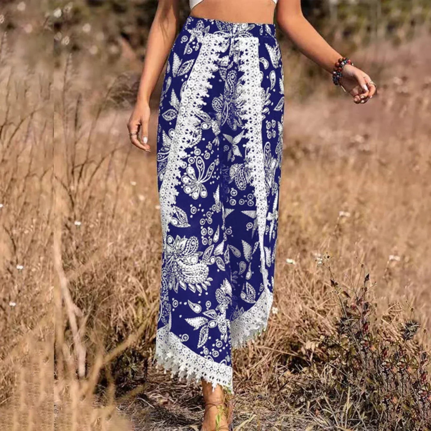 Elegantes pantalones de encaje