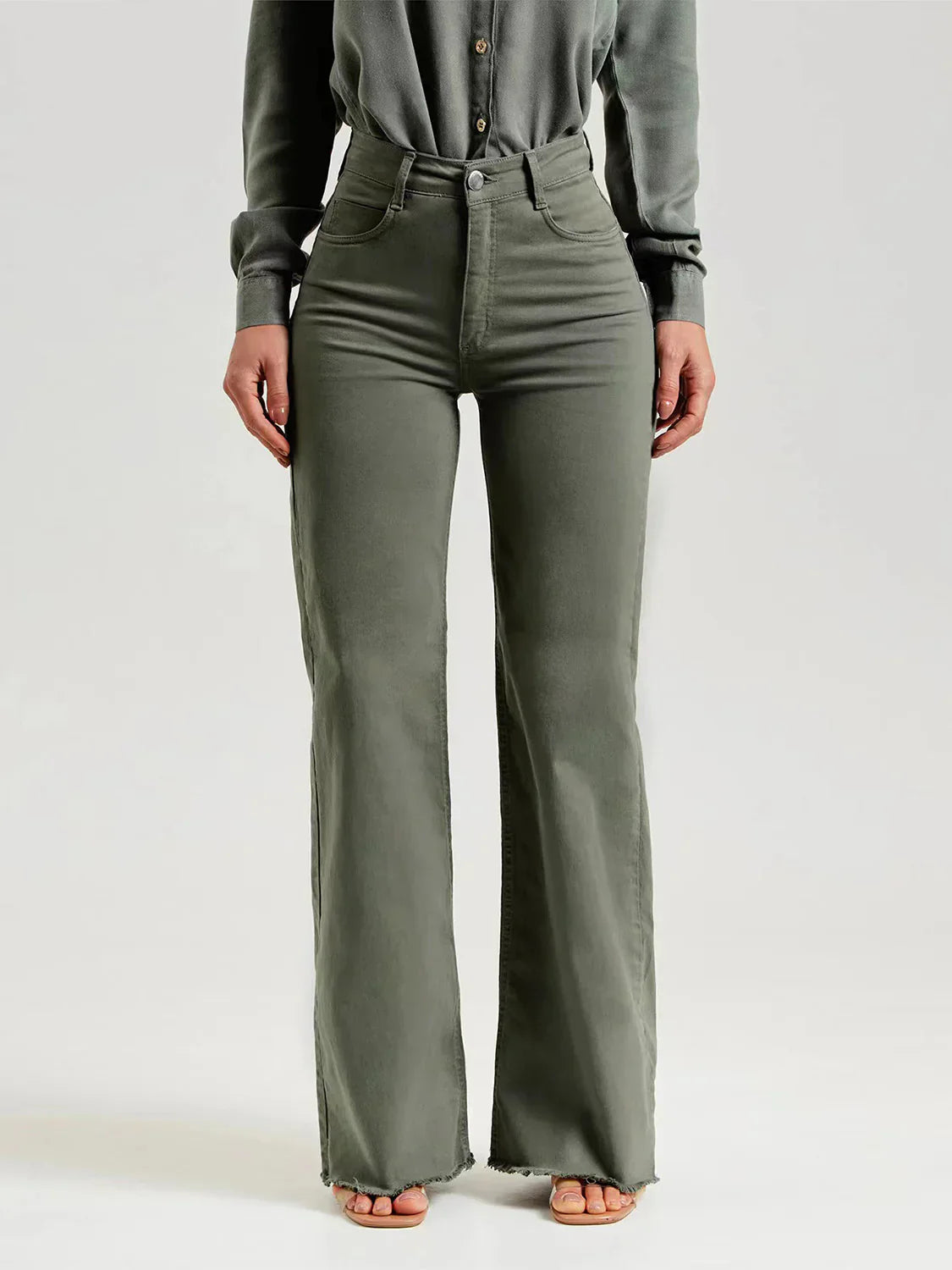 Pantalones acampanados deshilachados para mujer