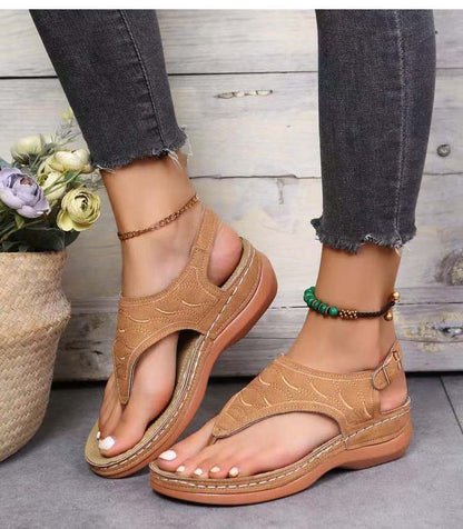 Irene® | Romanza Elegantes sandalias con tacón de cuña para el look playero del verano
