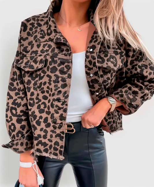Magnífica chaqueta con estampado de leopardo
