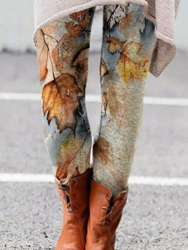 Pantalones casual con estampado de hojas