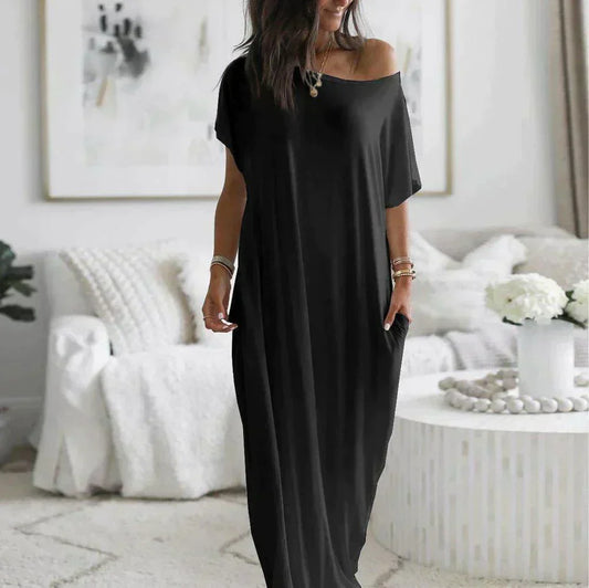 Elegancia sin esfuerzo en un maxi vestido camiseta