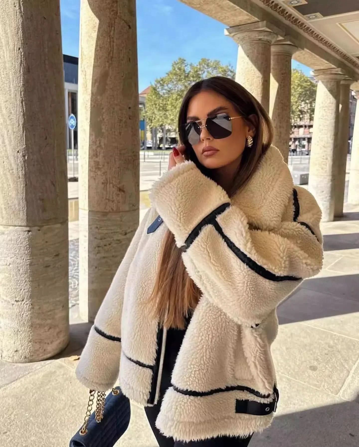 Lujosa y acogedora chaqueta oversize de sherpa para mujer
