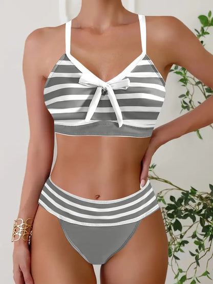 Sexy bikini con cuello en V y estampado de rayas